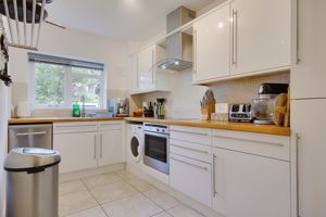 Kitchen/Breakfast Room- click for photo gallery